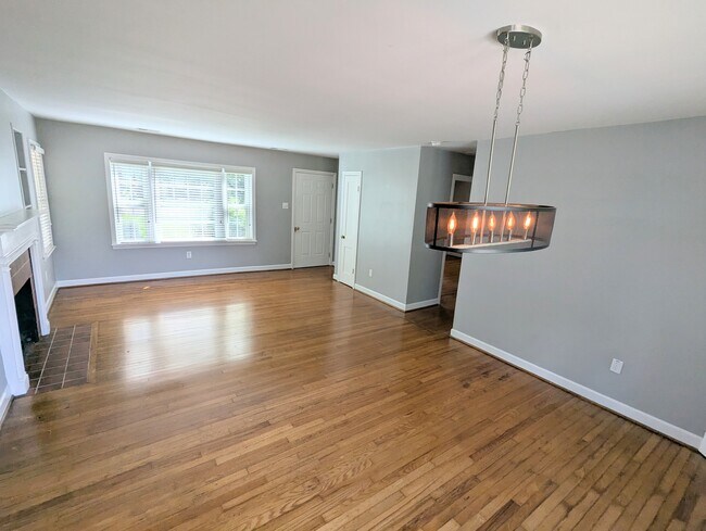 Building Photo - 605 Mitchell Ave