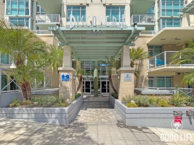 Building Photo - STUNNING 2 BED/2 BATH CONDO AVAILABLE IN THE DISCOVERY BUILDING IN CORTEZ HILL!