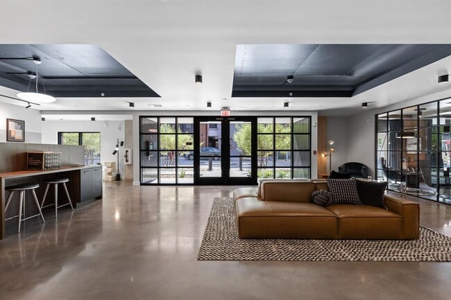 Building Photo - 4315 S Congress Ave