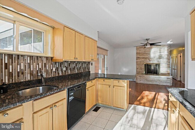 Building Photo - 1126 Ormond Ct