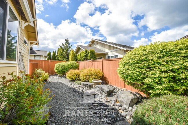 Building Photo - Single-level home in Lacey's Jubilee, a pr...