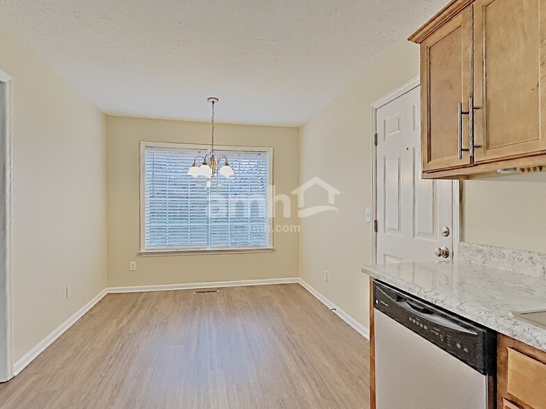 Building Photo - 1009 Blue Mountain Ln