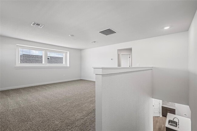 Building Photo - 187 Everglades Dr