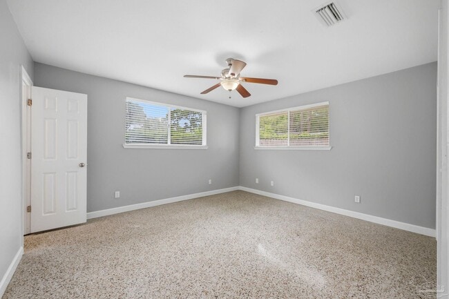 Building Photo - 302 Loruna Dr