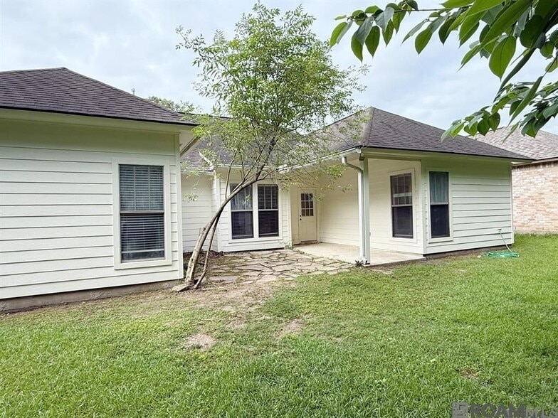 Building Photo - 9431 Boone Ave