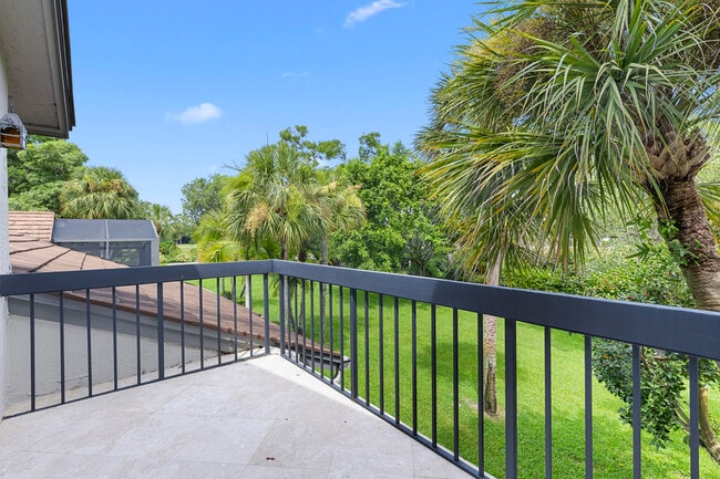 Building Photo - 11397 Pond View Dr