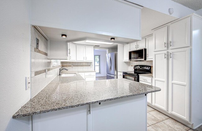 Building Photo - 11305 Pradera Dr