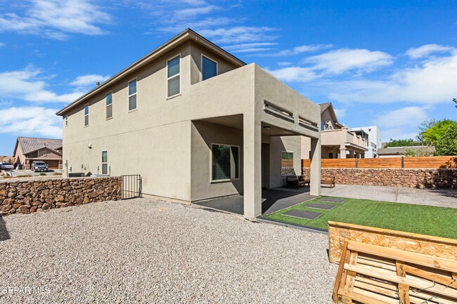 Building Photo - 12352 Stansbury Dr