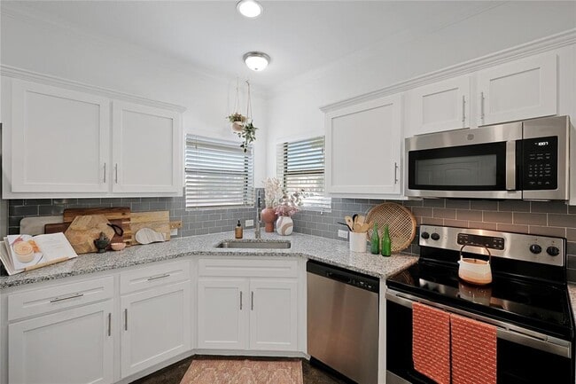 Building Photo - 6703 Pinon Canyon