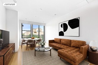 Building Photo - 27 Kossuth Pl