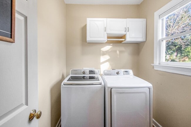 Building Photo - 1108 Brittley Way