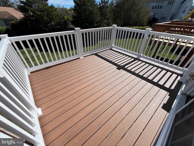 Building Photo - 895 Chatfield Rd