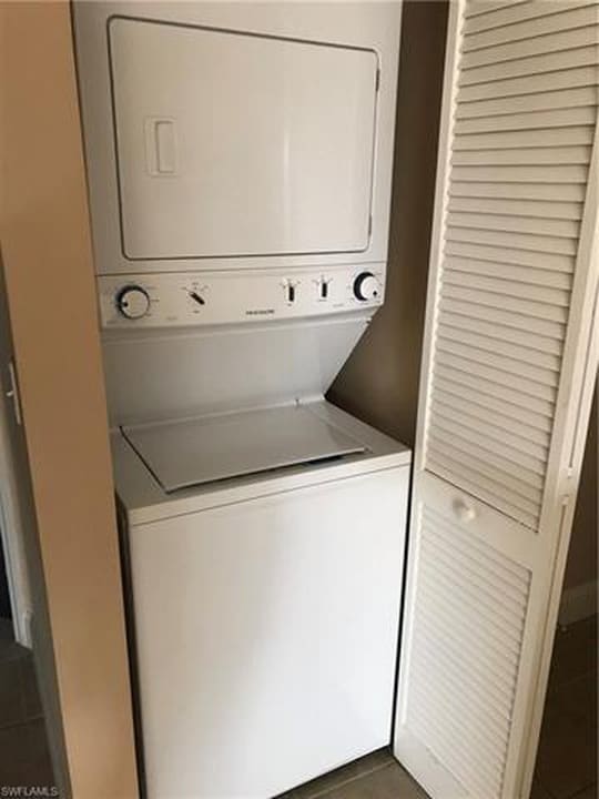 Building Photo - 4109 Bellasol Cir