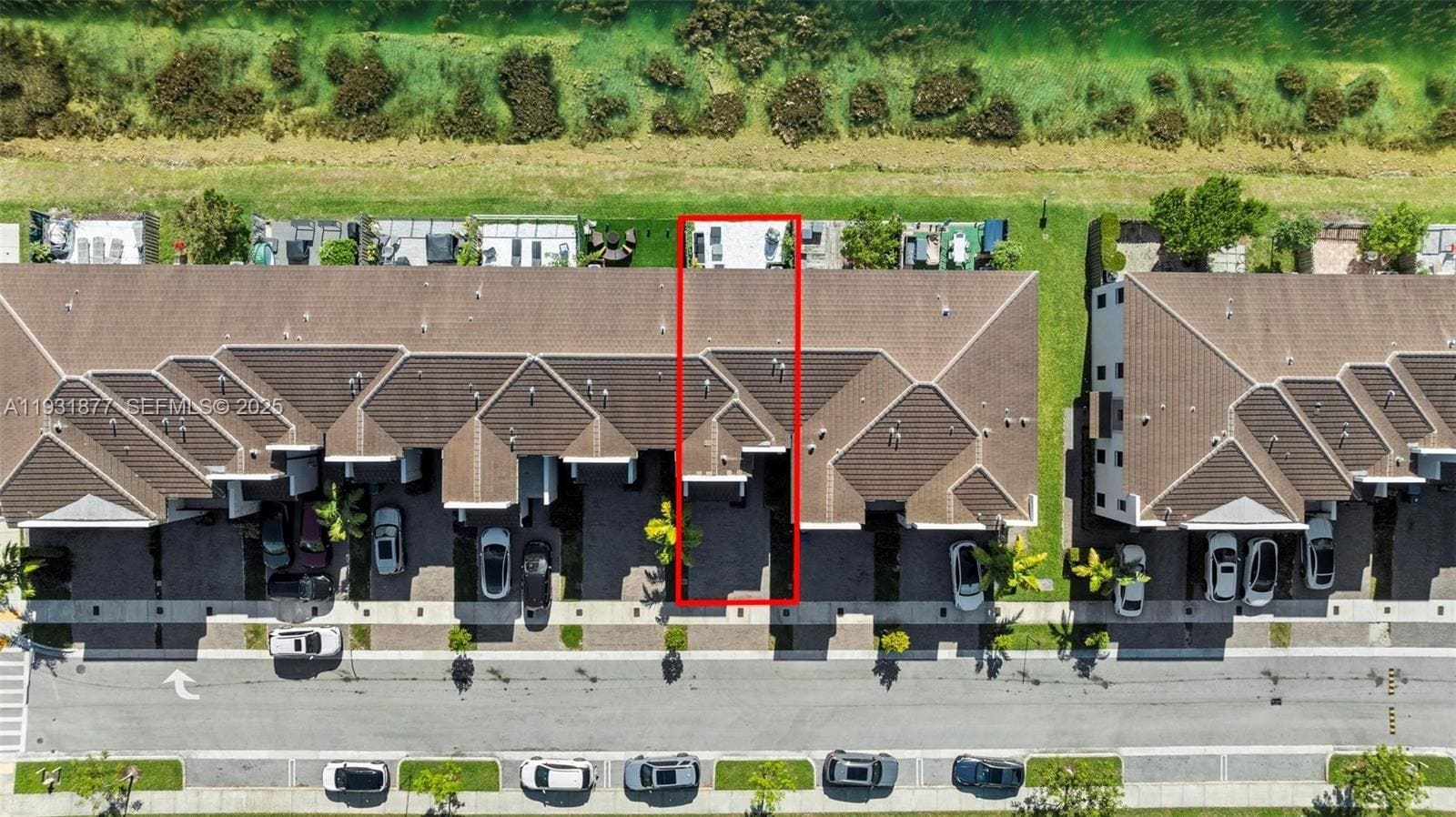 Building Photo - 20544 NE 5th Pl