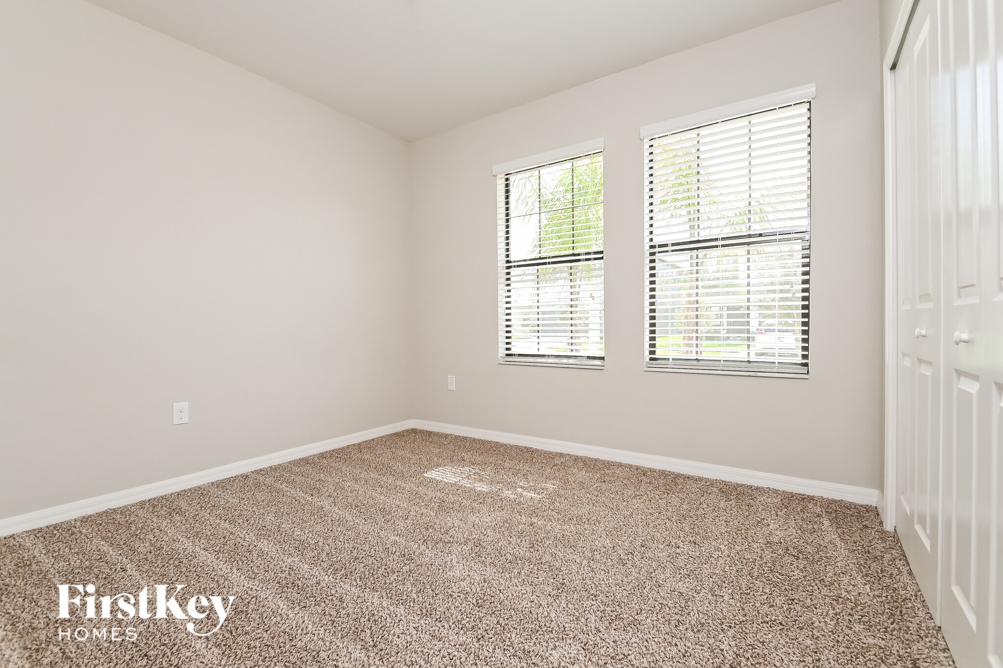 Building Photo - 14827 Crescent Rock Dr