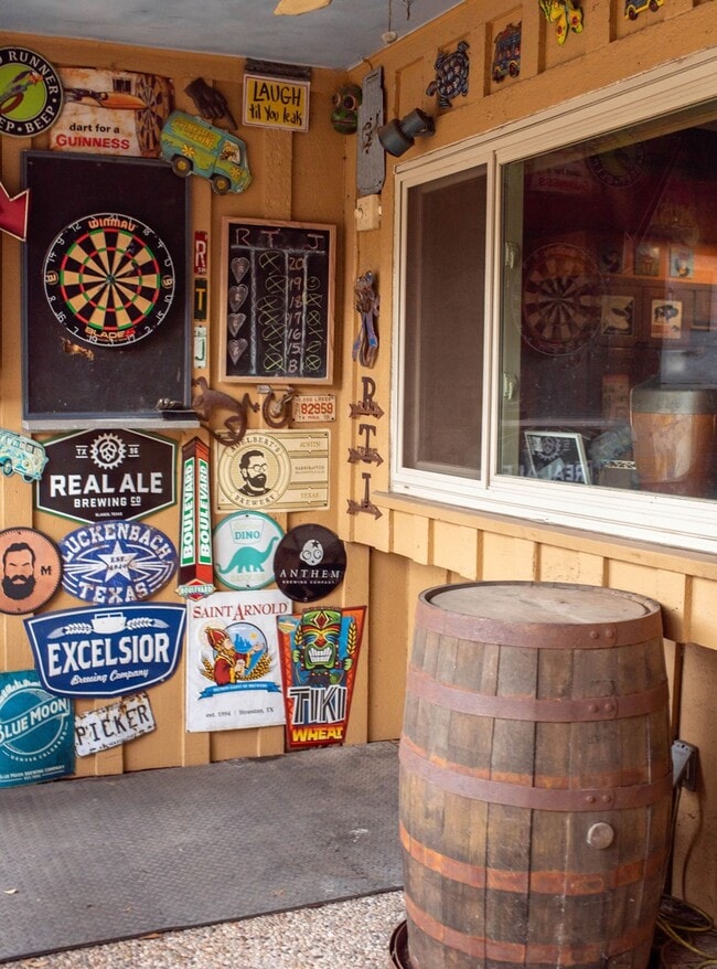 Building Photo - 1911 Shadow Bend Dr