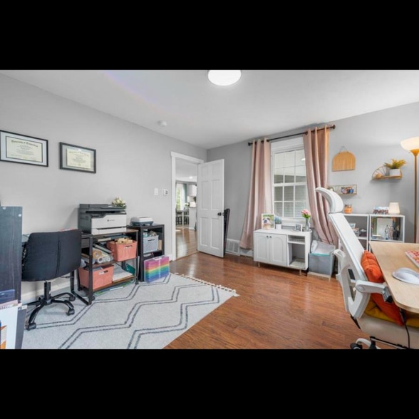 Building Photo - 15 Hackmatack St