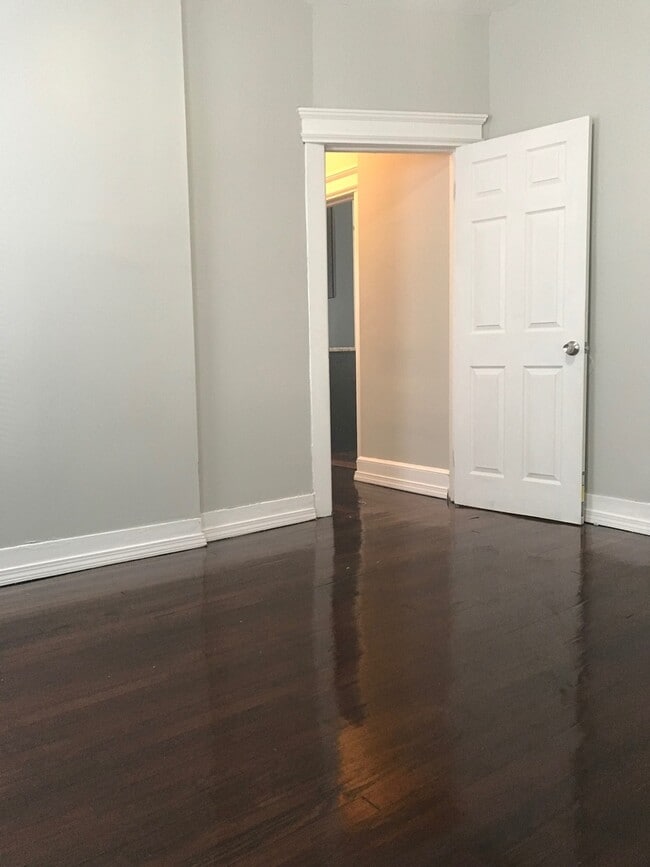 Building Photo - 211-211 Blake St