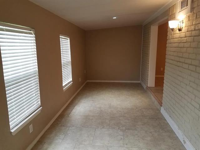 Building Photo - 100 Lochness Ln