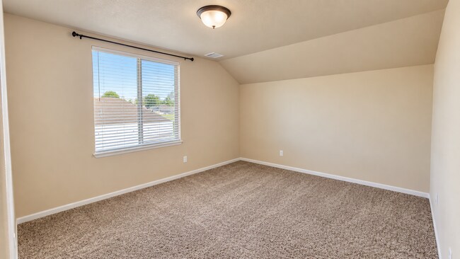 Building Photo - 2990 Lurvey Ln