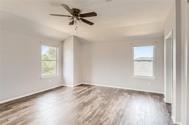 Building Photo - 1420 Quicksilver Cir