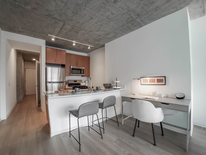 Building Photo - 1418 S Wabash Ave