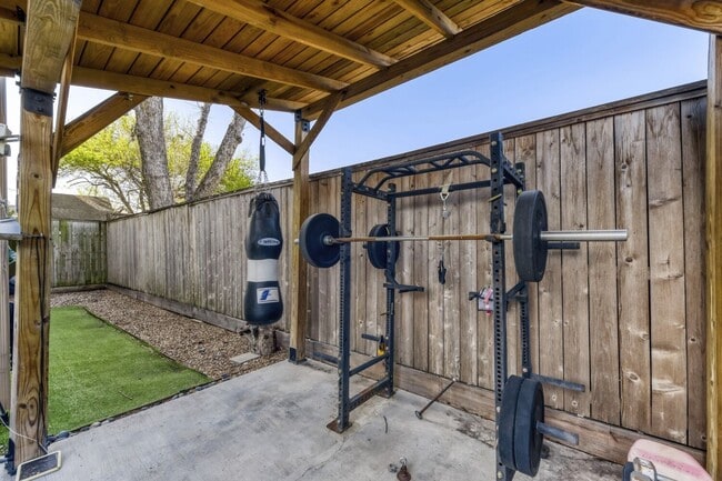 Building Photo - 1103 E 27th St