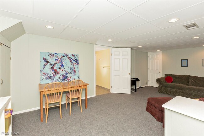 Building Photo - 26055 Hurlingham Rd