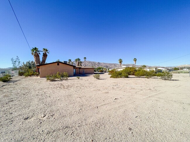 Building Photo - A Beautiful 2 Bedroom Home with Office and 2 Bonus Room