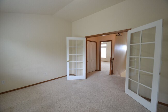Building Photo - 7492 Amberly Dr