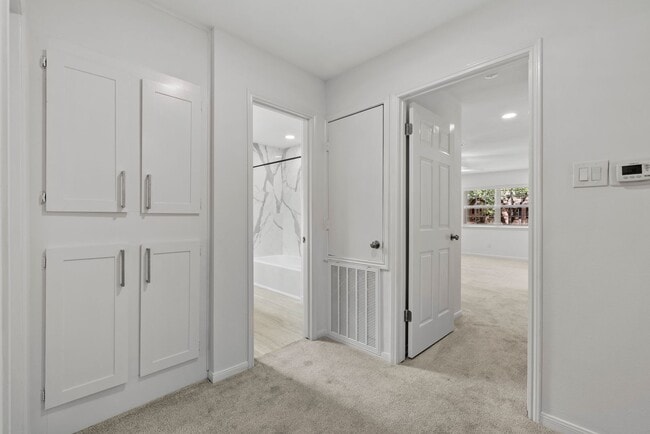 Building Photo - Stylish & Renovated Townhome in Prime West...