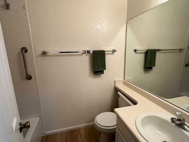 Building Photo - 12796 E Wyoming Pl