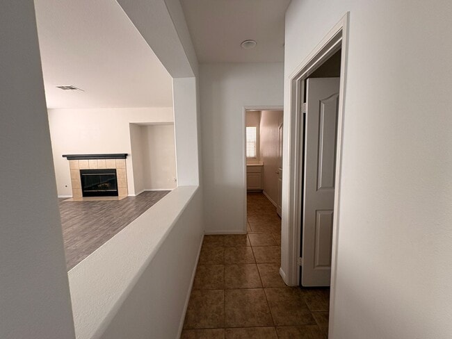 Building Photo - EASTVALE GREAT NEIGHBORHOOD- 4+2.5 EXECUTIVE HOME, QUIET NEIGHBORHOOD - AVAILABLE NOW!!! ONLY 2 C...