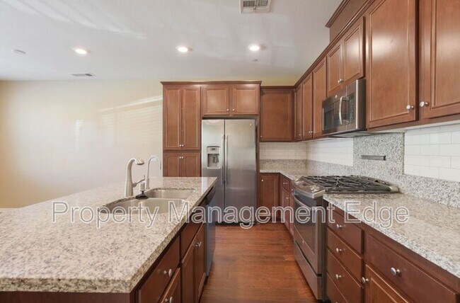 Building Photo - 40358 Calle Real