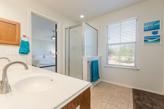 Building Photo - 9026 Hilltop Crossing Dr