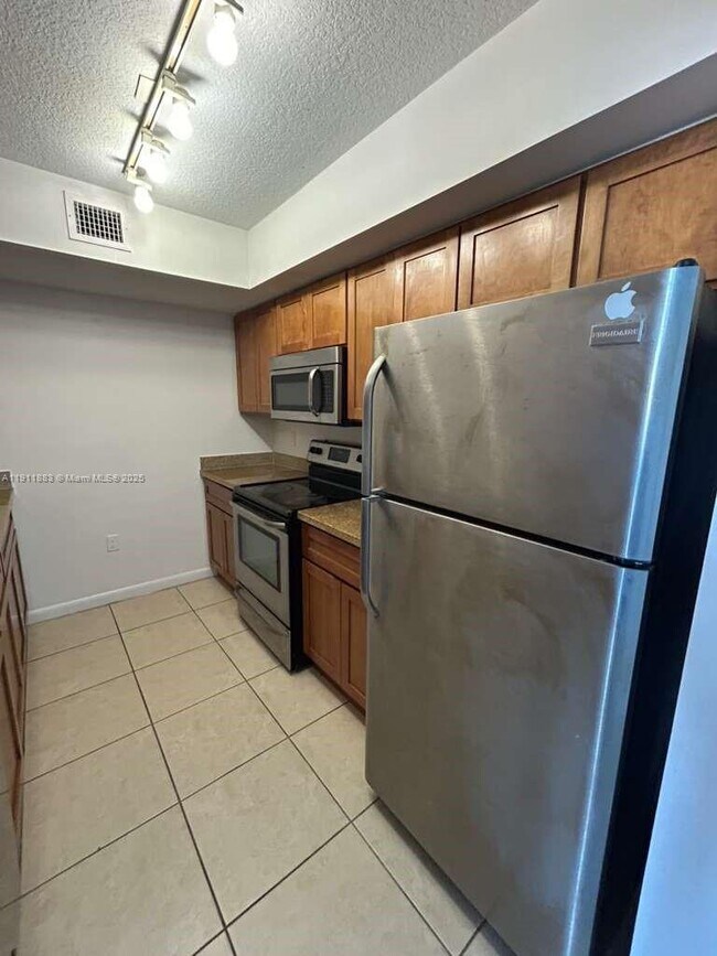 Building Photo - 219 NW 12th Ave