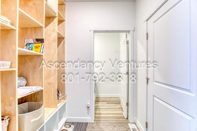 Building Photo - 664 West 1300 N