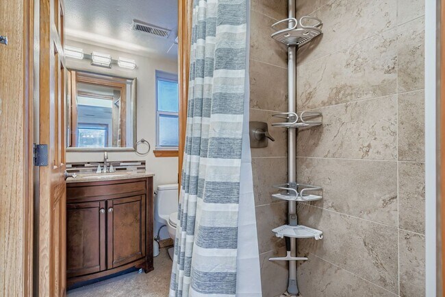 Building Photo - BEAUTIFUL 4 Bed 3 Bath Single Family Home In Boulder!