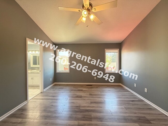 Building Photo - 3 Bedroom House