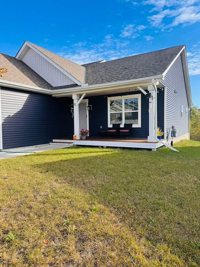 Building Photo - 20554 Glade Ave