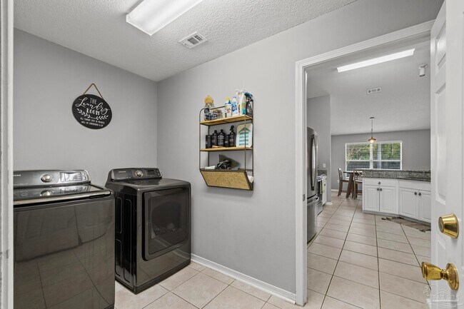 Building Photo - 8092 Hartington Dr