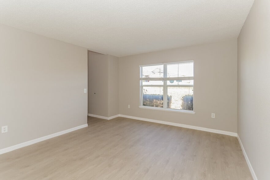 Building Photo - 12496 Maycrest Ave