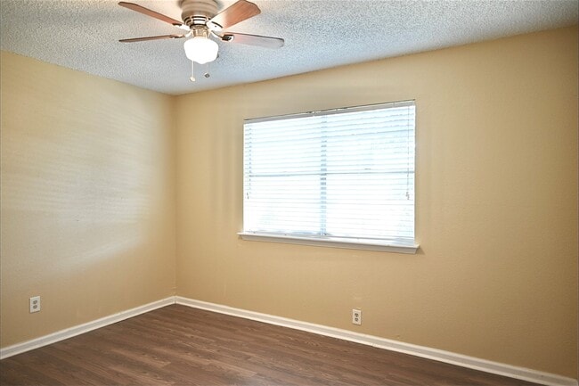 Building Photo - 7207 San Pablo Dr