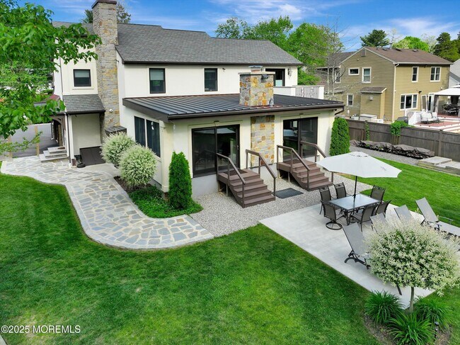Building Photo - 620 Brookside Dr