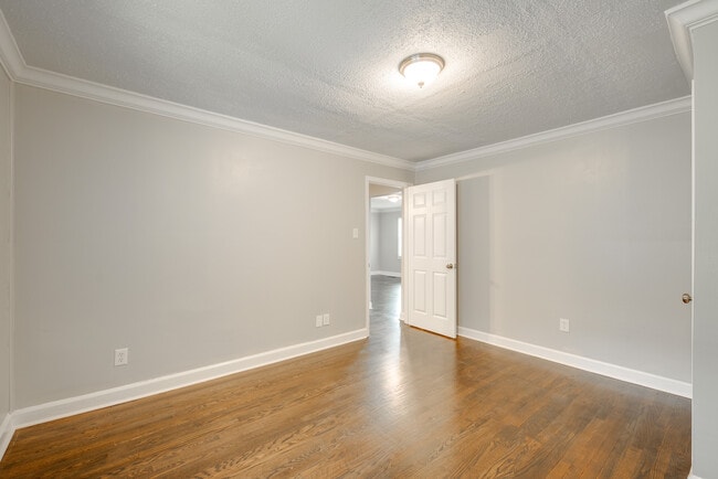 Building Photo - 1503 Ely Rd