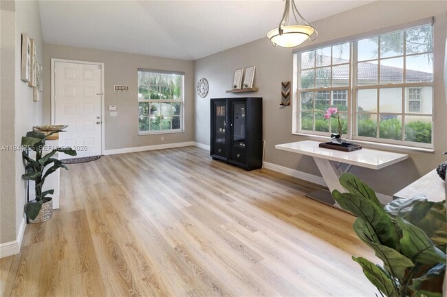 Building Photo - 1706 NW 78th Way