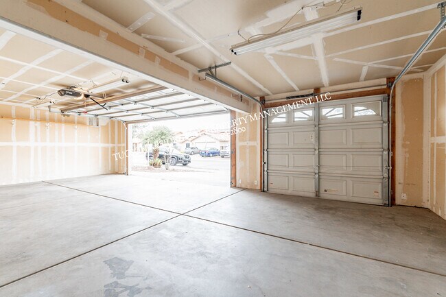 Building Photo - 7661 S Freshwater Pearl Dr