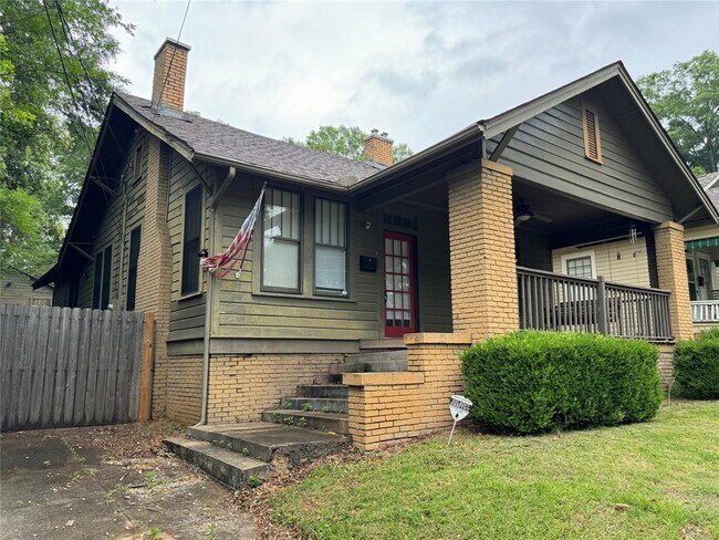Building Photo - 323 Finley Ave