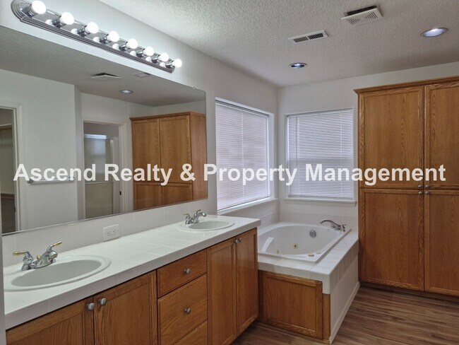 Building Photo - Bethany 3 Bed + Office on Main Fenced Back Yard w/Deck 2 Car Attached Garage Available Now!