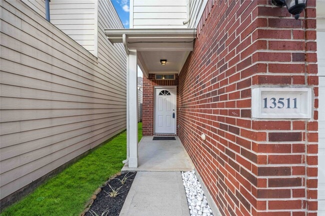 Building Photo - 13511 Villa Arbor Dr